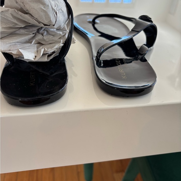 Black Kurt Geiger Thong Sandal - Picture 3 of 5